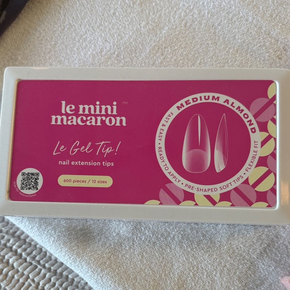 Le Mini Macaron Gel Nail Tips